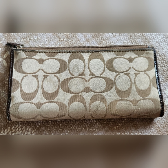 Coach Soho Pleated Signature Slim Envelope Wallet - Picture 5 of 5